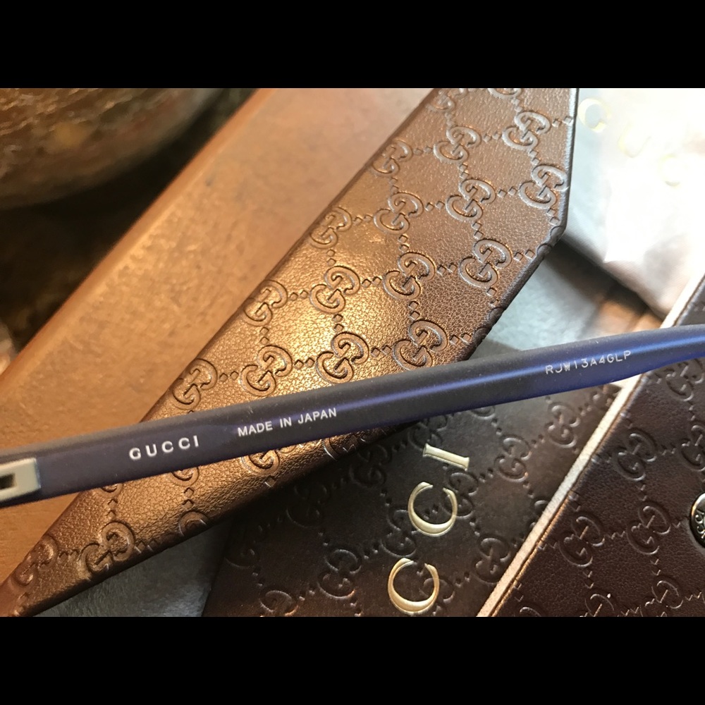 SOLD βοΈAuthentic GUCCI Unisex 50m retro sunglasses - Picture 4 of 8